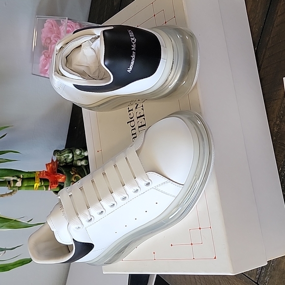 Alexander McQueen Shoes - Women's Oversized Sneaker in White/black